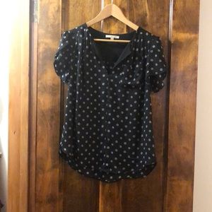 Black and white tulip sleeve top